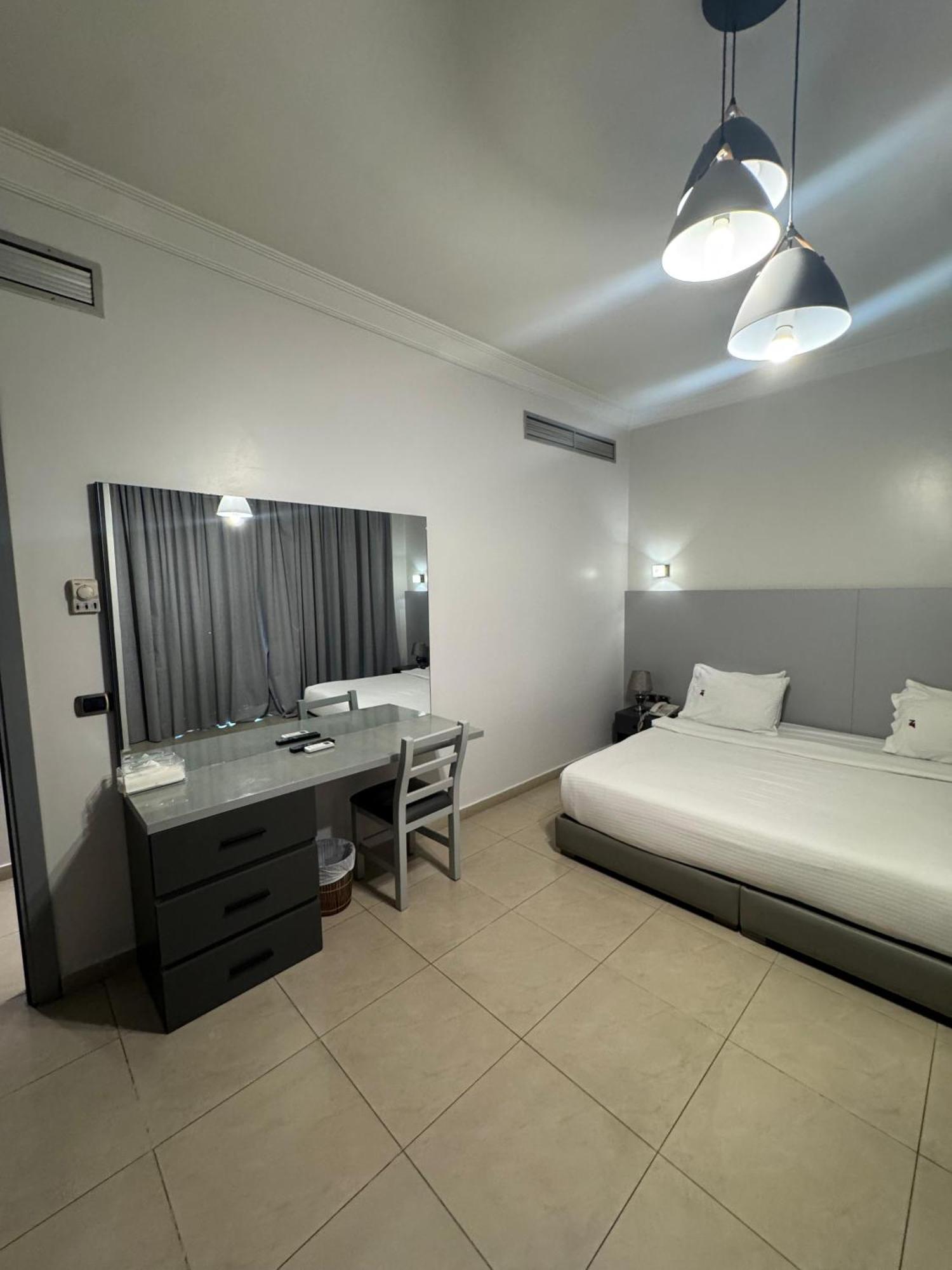Ny Suites Beirut Exteriör bild