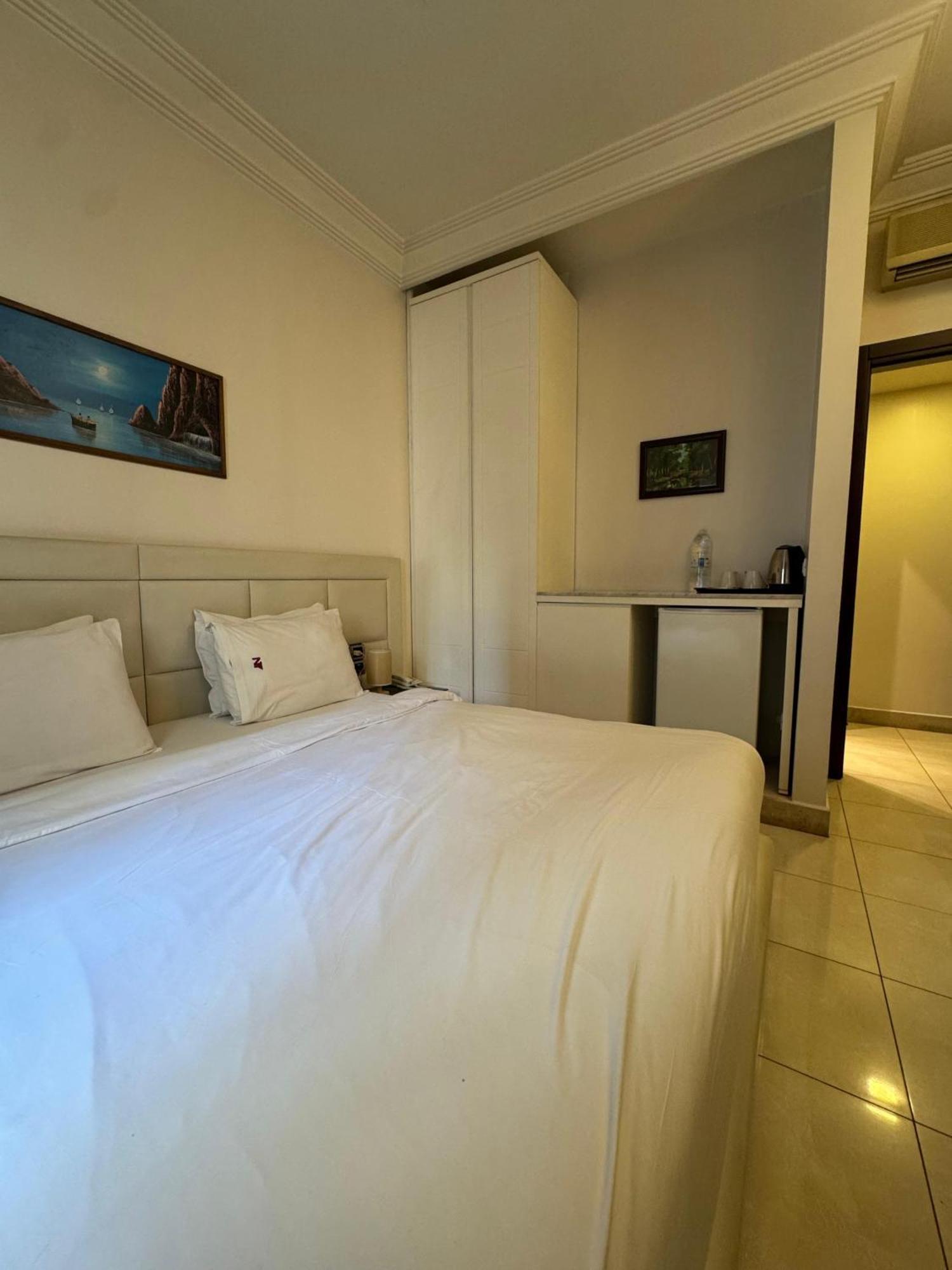 Ny Suites Beirut Exteriör bild