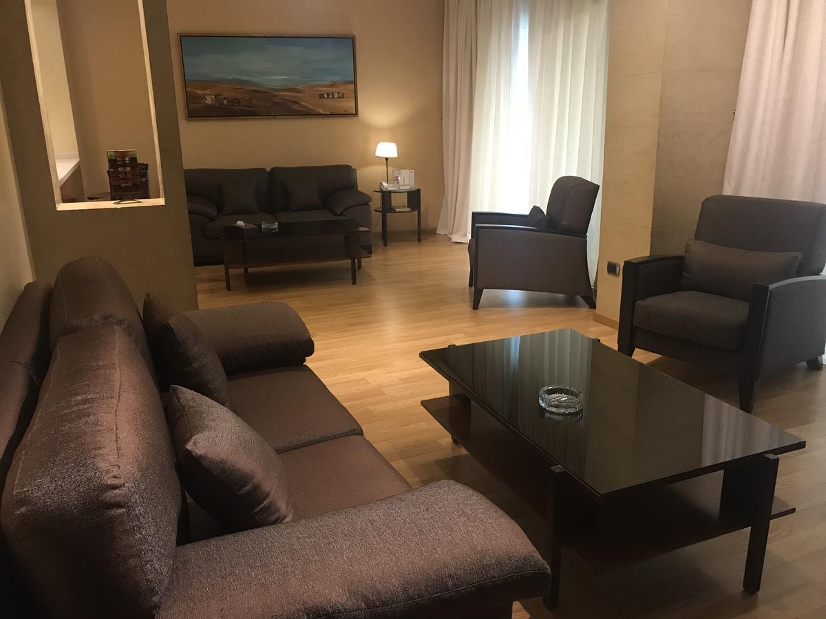 Ny Suites Beirut Exteriör bild